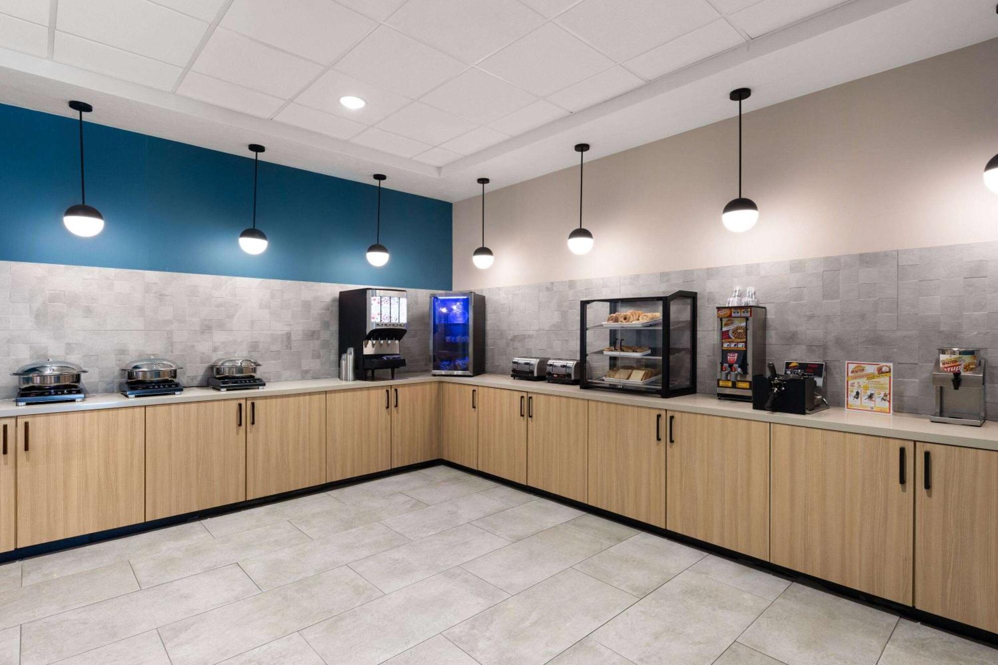 Wingate By Wyndham Kingman Hotell Exteriör bild